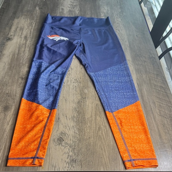 NFL Denver Broncos Navy and Orange Leggings - Picture 4 of 5
